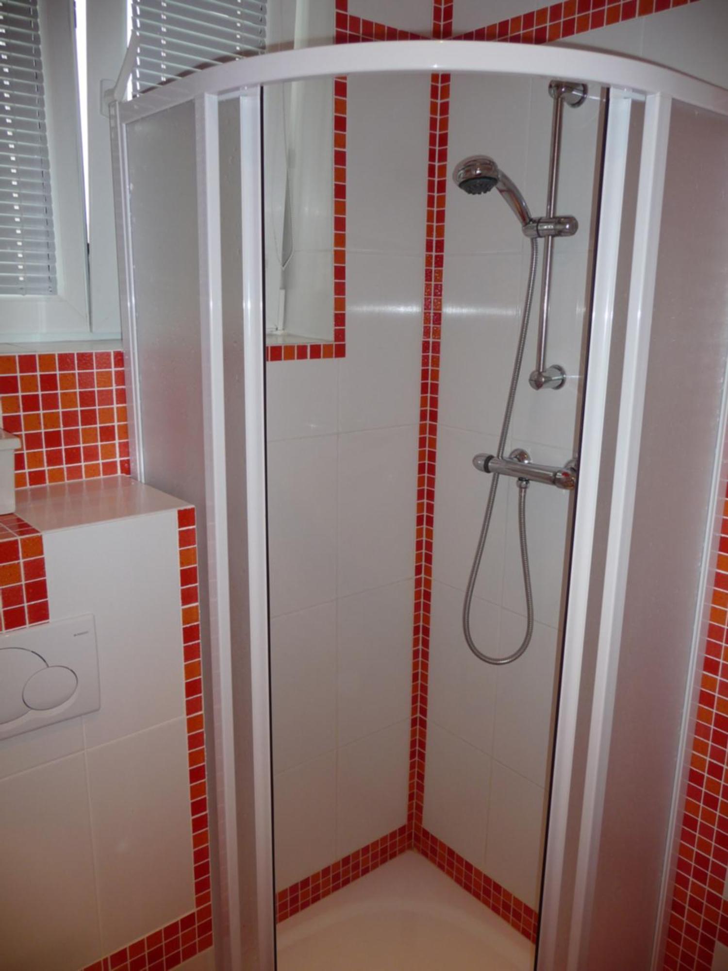 Red Apartment Братислава Екстериор снимка